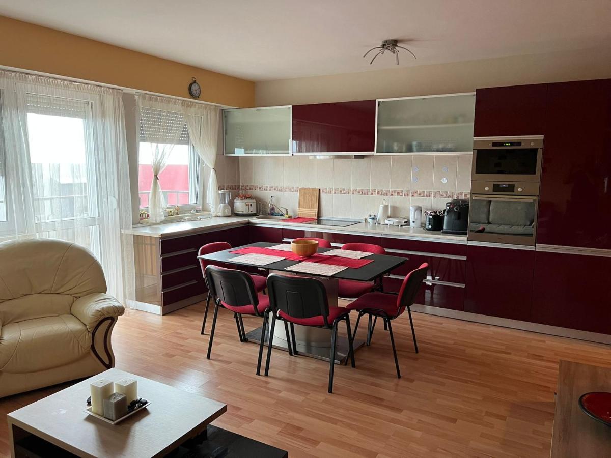 Bgd Home Орадя Экстерьер фото